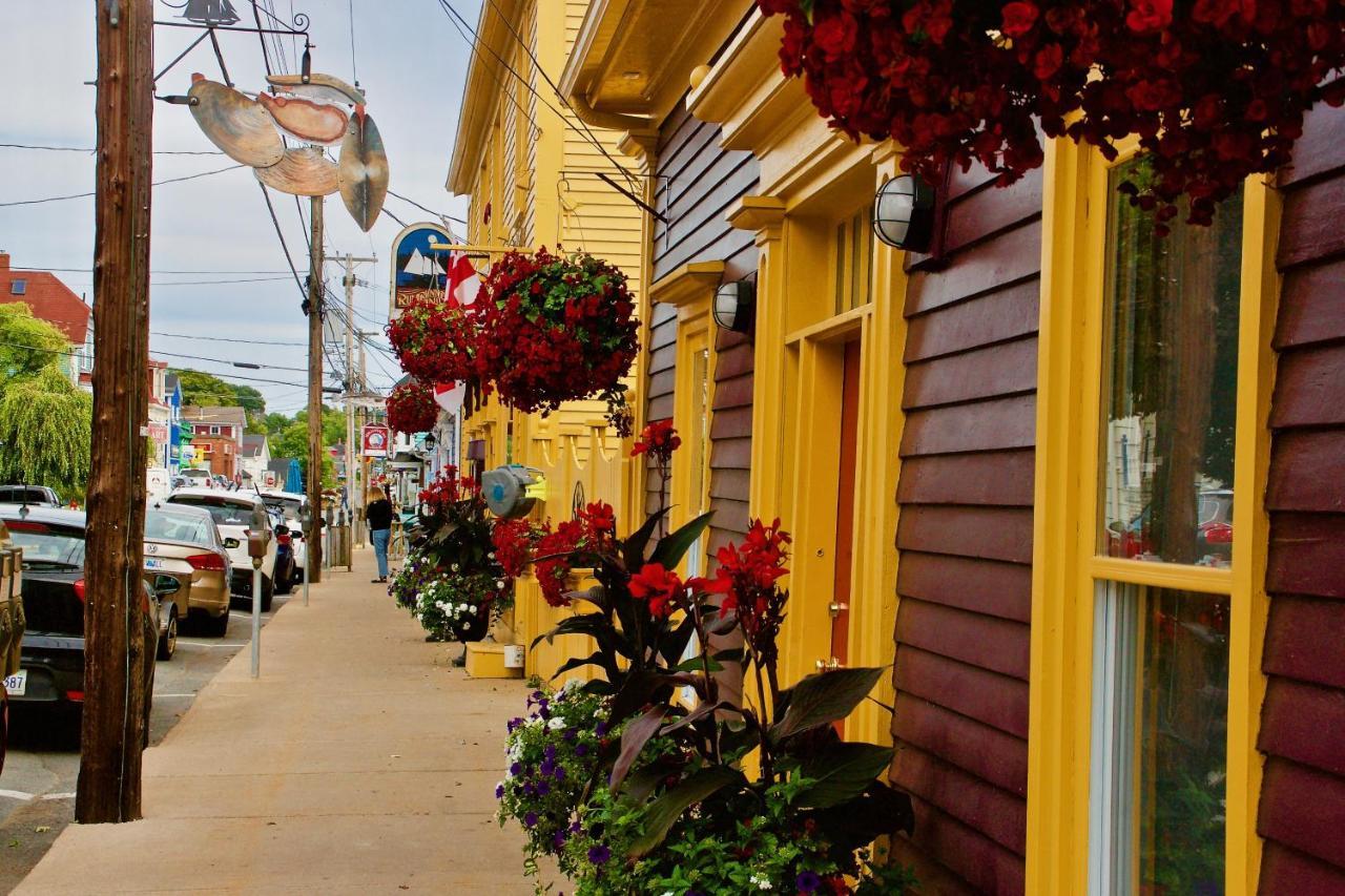 Rum Runner Inn Lunenburg Exterior photo