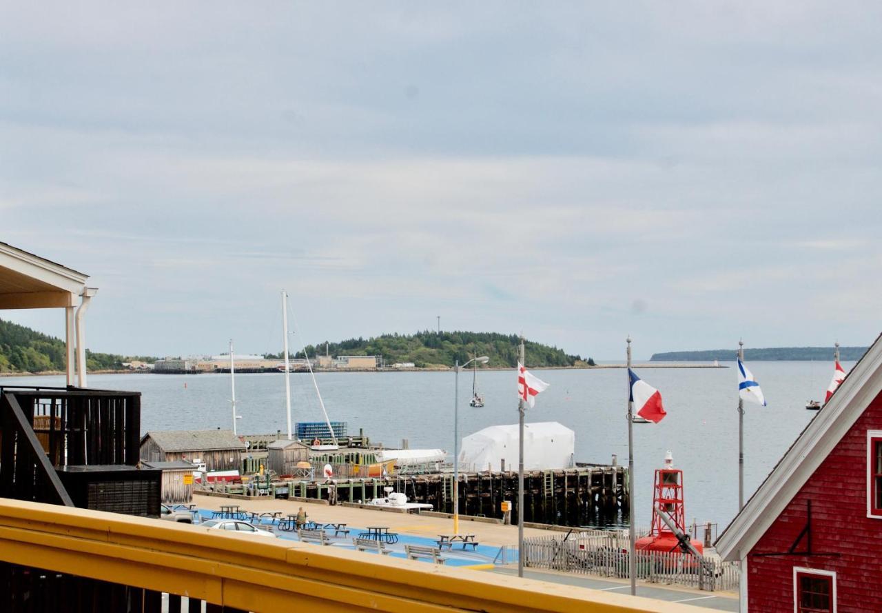 Rum Runner Inn Lunenburg Exterior photo