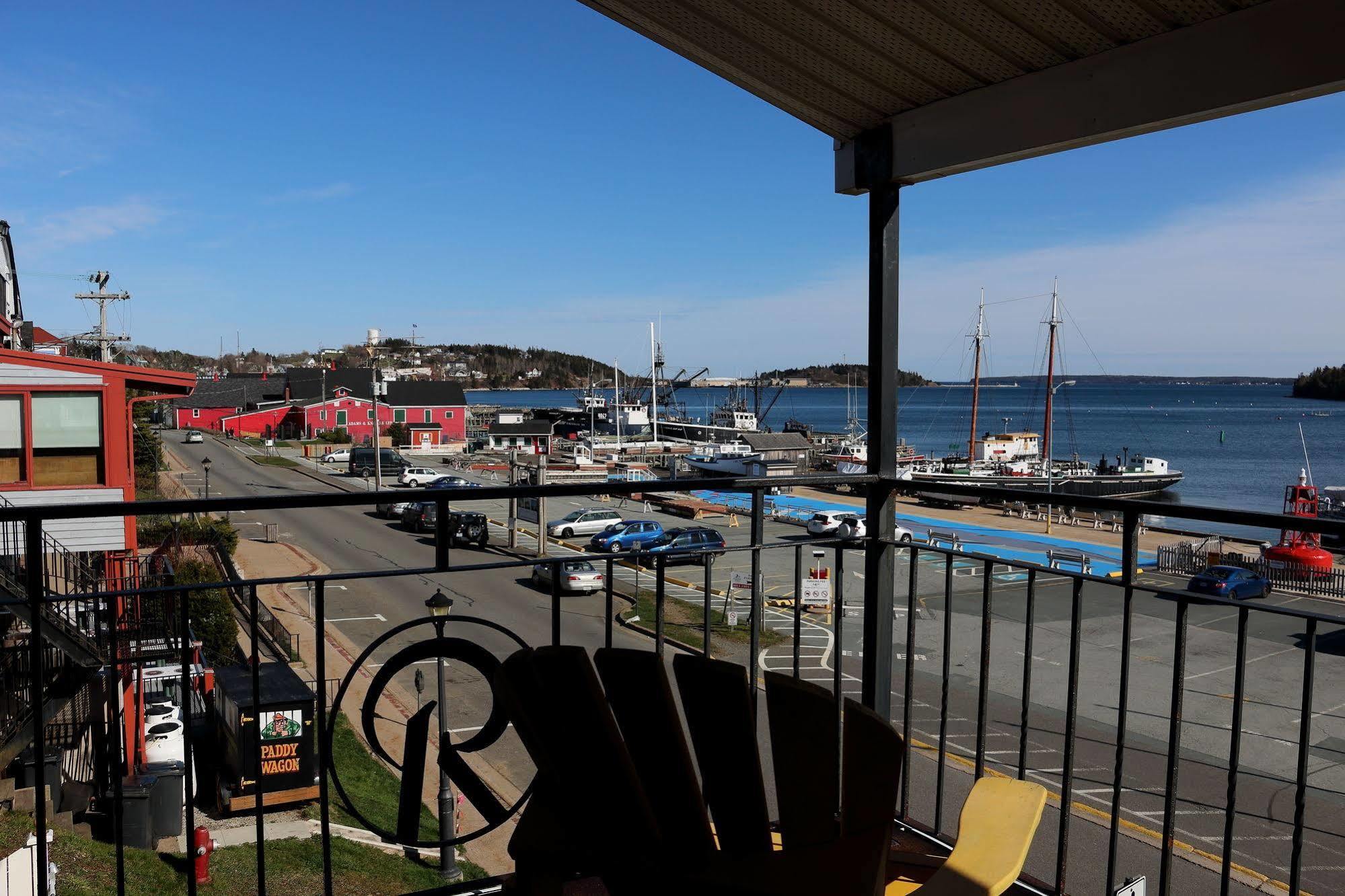 Rum Runner Inn Lunenburg Exterior photo