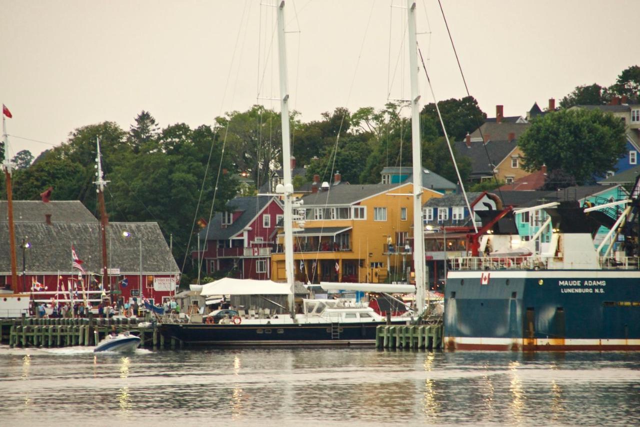 Rum Runner Inn Lunenburg Exterior photo